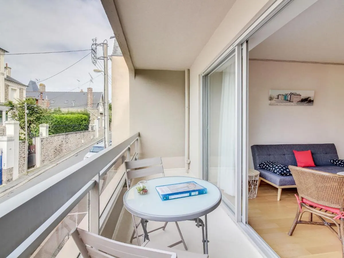 Apartment Neptune Dinard 0*,